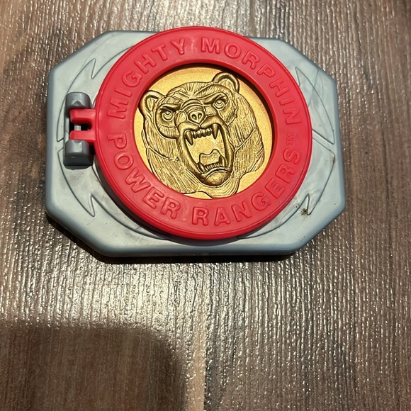 Mighty Morphin Power Rangers Belt Buckle with 3 Plastic Coins 1995 SABAN - Picture 2 of 3